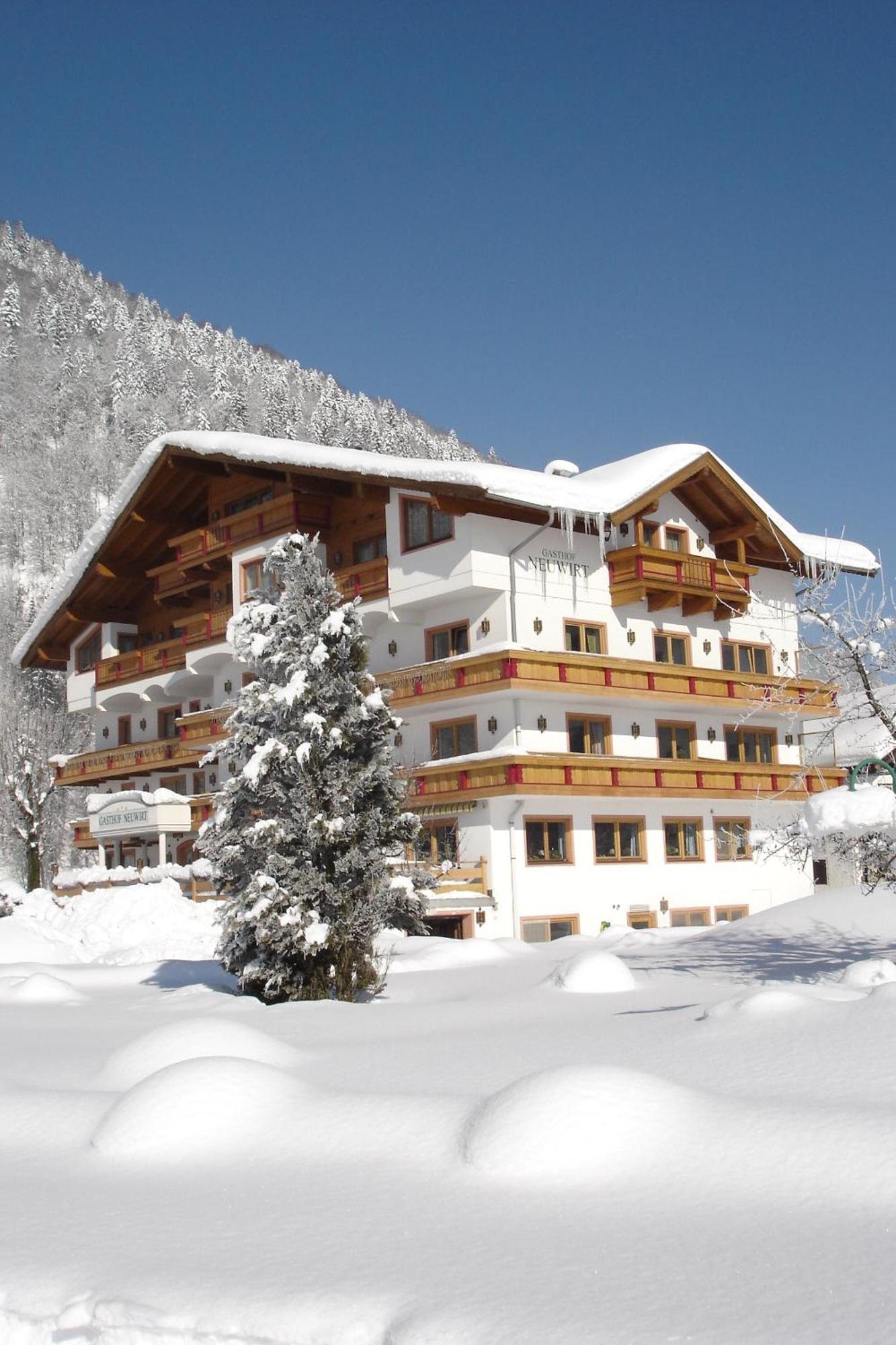 Hotel Neuwirt بوخن المظهر الخارجي الصورة